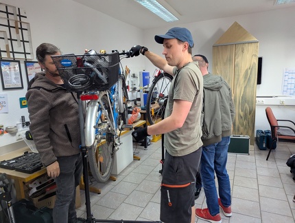 PXL 20250405 082846008